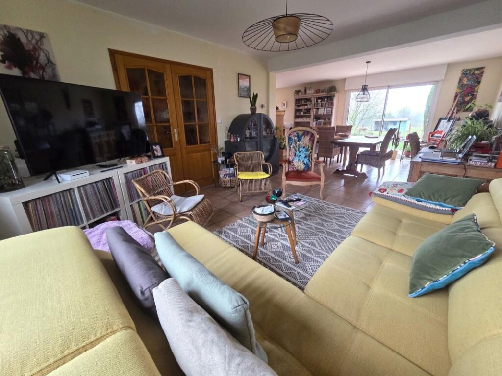 PAVILLON IND 112M² HAB SUR 1260M², SOUS SOL, HAB PLAIN PIED – 6 pièces – 4 chambres – 112 m²