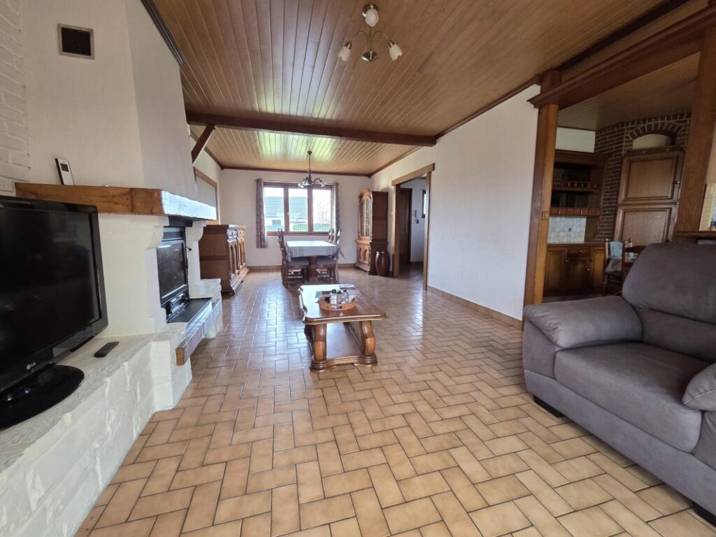 PAVILLON BRIQUES PLAIN PIED BERNARD LANNOY SOUS SOL COMPLET – 6 pièces – 3 chambres – 108 m²