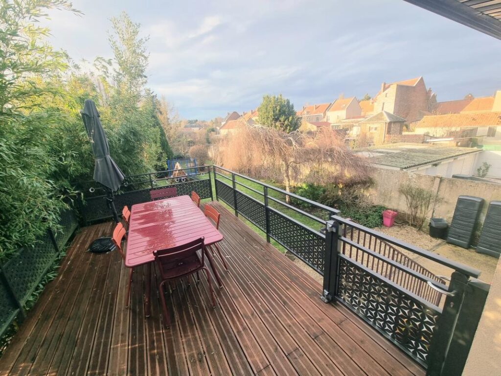 Semi plain-pied individuel, 5 chambres avec T2 indépendant – 7 pièces – 5 chambres – 125 m²