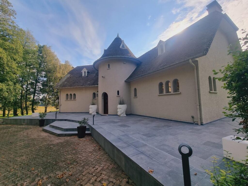 Demeure d’ exception, 4 chambres, sous-sol, terrasse, jardin – 7 pièces – 4 chambres – 187 m²