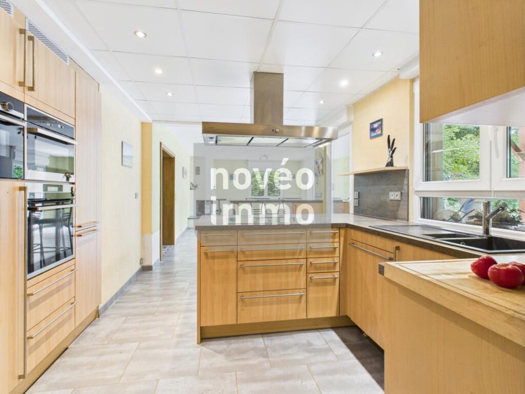 Maison au bout d’un chemin forestier entourée de forêt – 6 pièces – 5 chambres – 129 m²