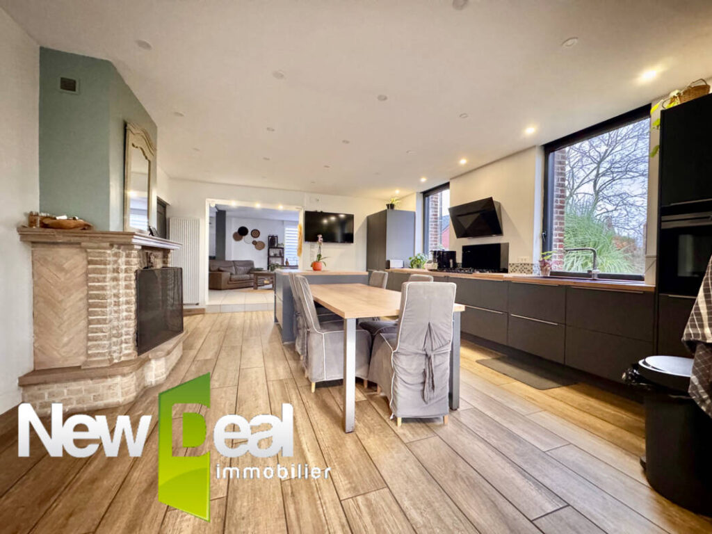 MAISON INDIVIDUELLE 146m2 / DOUBLE GARAGE ET CARPORT – 5 pièces – 3 chambres – 146 m²