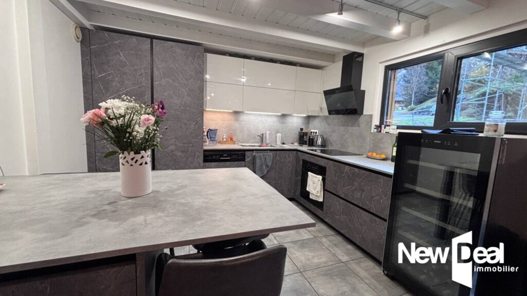 CHAMONIX MONT-BLANC – CHALET 6 Pièces – 4 Chambres – GARAGE mezzanine – VUE exceptionnelle Massif du MONT-BLANC – 6 pièces – 4 chambres – 152 m²