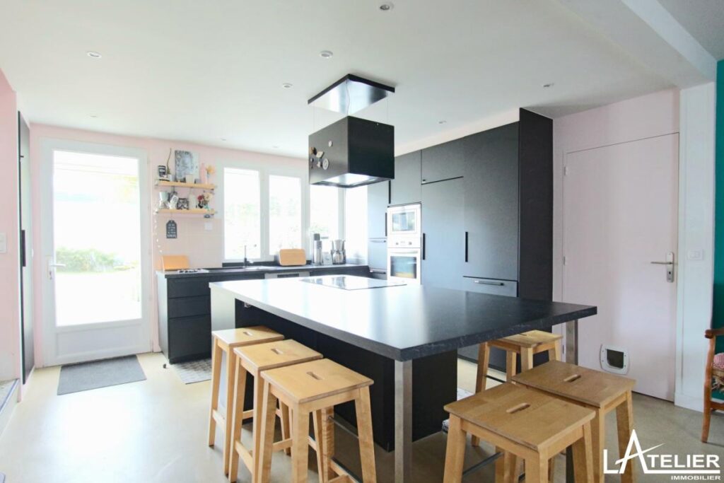 LE CROISIC – Maison rénovée 5ch proche plages et commerces – 6 pièces – 5 chambres – 140 m²