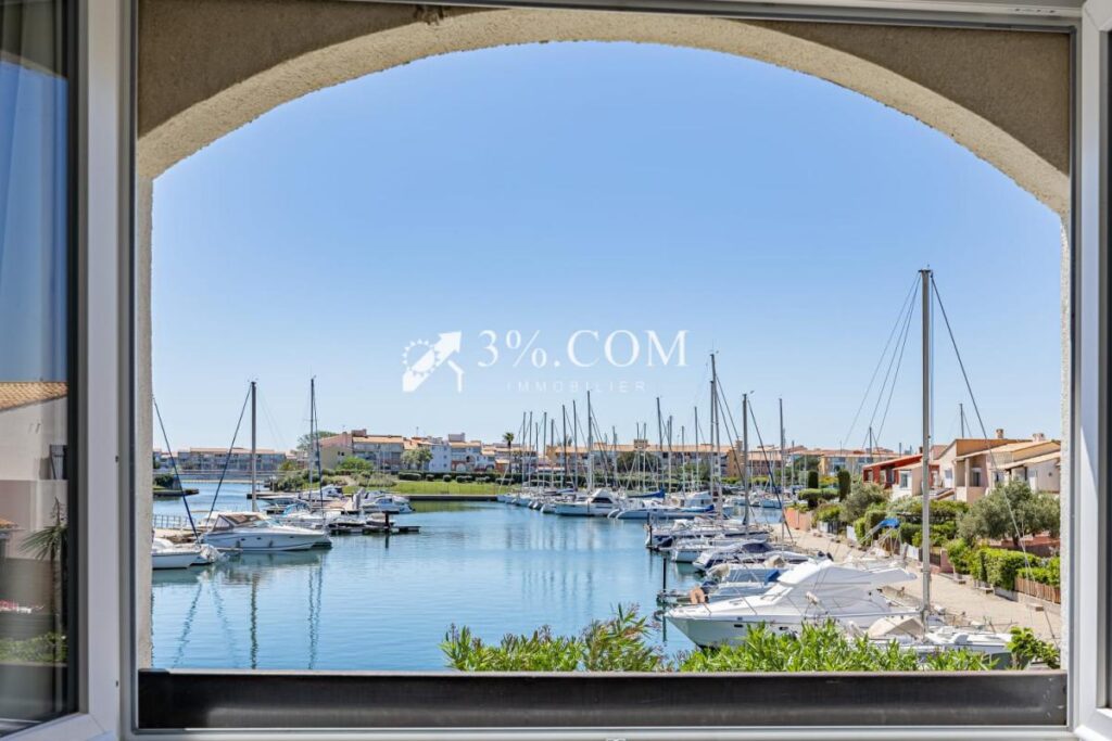 APPARTEMENT SUR I’ILE PRIVEE DES MARINAS – 2 pièces – 1 chambre – 30 m²