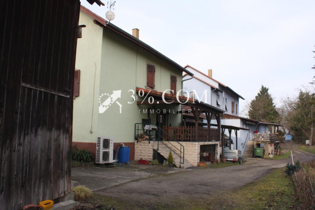 Maison de caractère 162 m2 combles aménageables 6,90 are – 5 pièces – 4 chambres – 162 m²