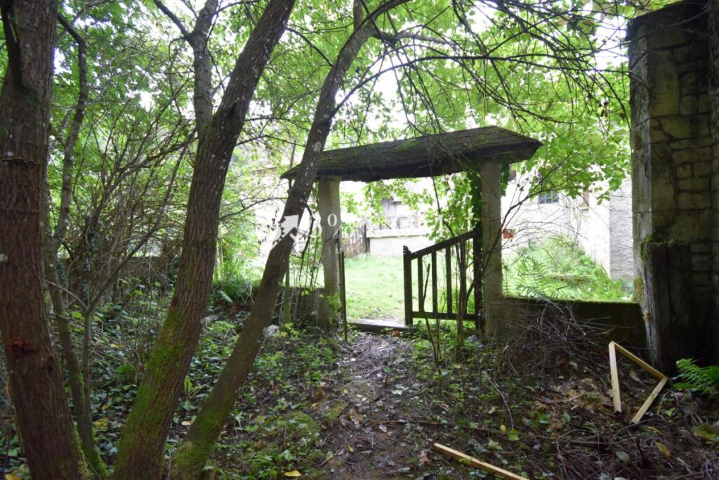 Ancien moulin de 154 m2, 3 chambres, 2 bureaux, dans écrin d – 5 pièces – 3 chambres – 153 m²