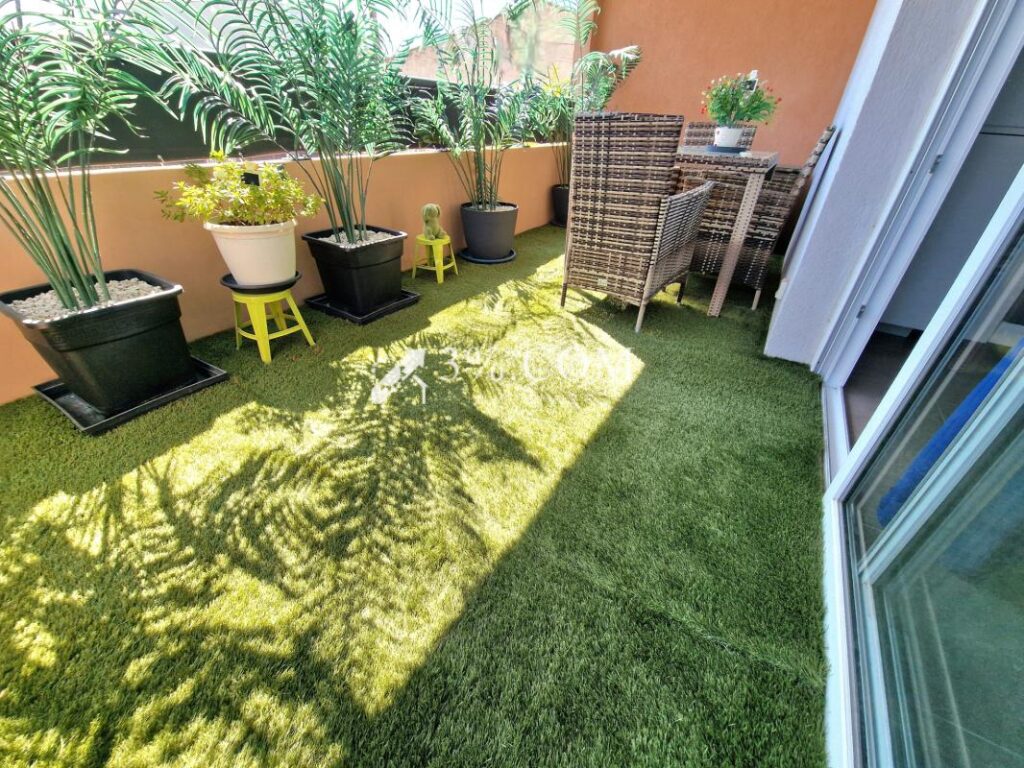 Appartement récent avec piscine et deux parkings – 3 pièces – 2 chambres – 61 m²