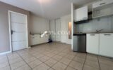 3%.COM Appartement F2 avec terrasse et parking – 2 pièces – 1 chambre – 33 m²