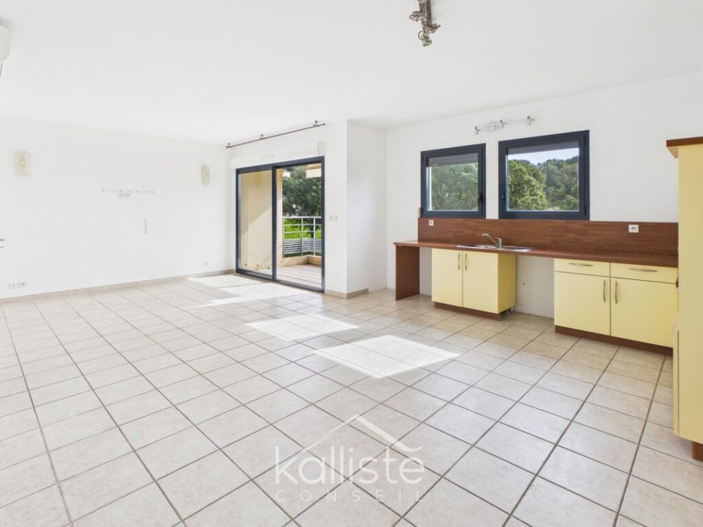 Grand T3 lumineux avec terrasse – Résidence A Spusata – Quartier Madunuccia – Ajaccio – 3 pièces – 2 chambres – 71 m²