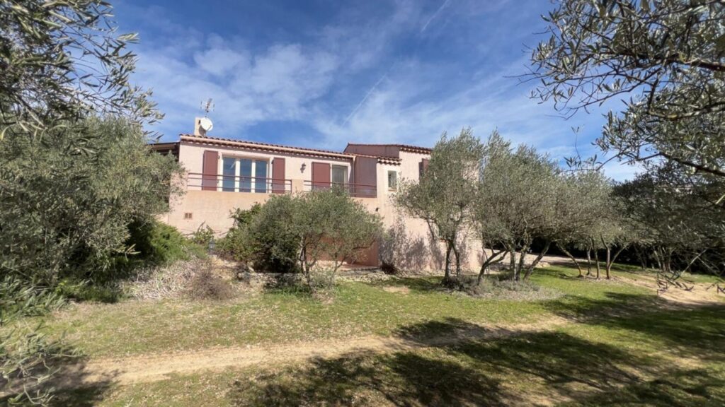 MAISON VUE ET OLIVIERS – 3 pièces – 2 chambres – 95 m²