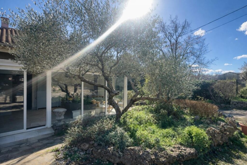 Ensemble immobilier Flassans 300 m2 – 11 pièces – 5 chambres – 330 m²