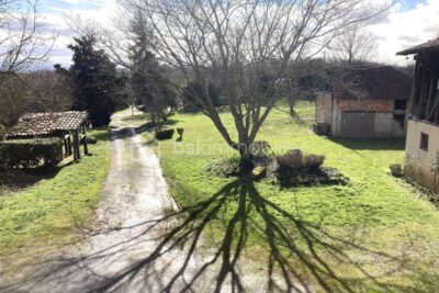 Élégance rustique à la campagne gersoise : votre corps de ferme coup de cœur ! – 4 pièces – 3 chambres – 145 m²