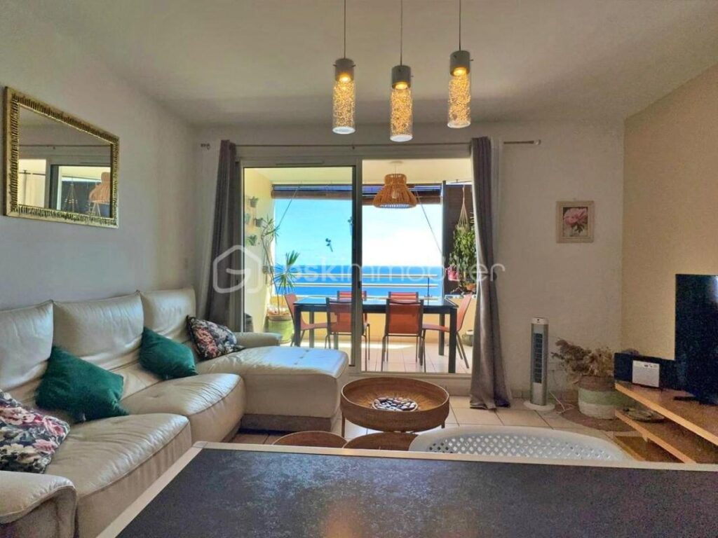 🌅 T4 DUPLEX – DERNIER ÉTAGE – VUE MER – CENTRE-VILLE LES AVIRONS 🌅 – 4 pièces – 3 chambres – 81 m²