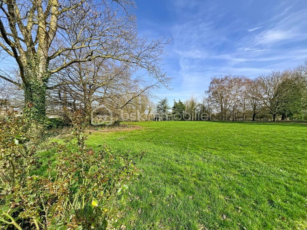 MAISON DE CARACTERE AVEC DEPENDANCE ET PARC ARBORE – 10 pièces – 6 chambres – 335 m²