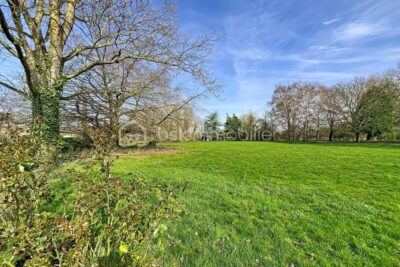 MAISON DE CARACTERE AVEC DEPENDANCE ET PARC ARBORE – 10 pièces – 6 chambres – 335 m²