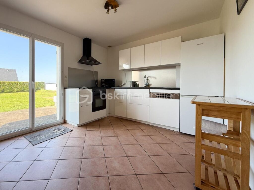 Portsall : vie de plain-pied à 150 mètres des plages – 7 pièces – 5 chambres – 141 m²