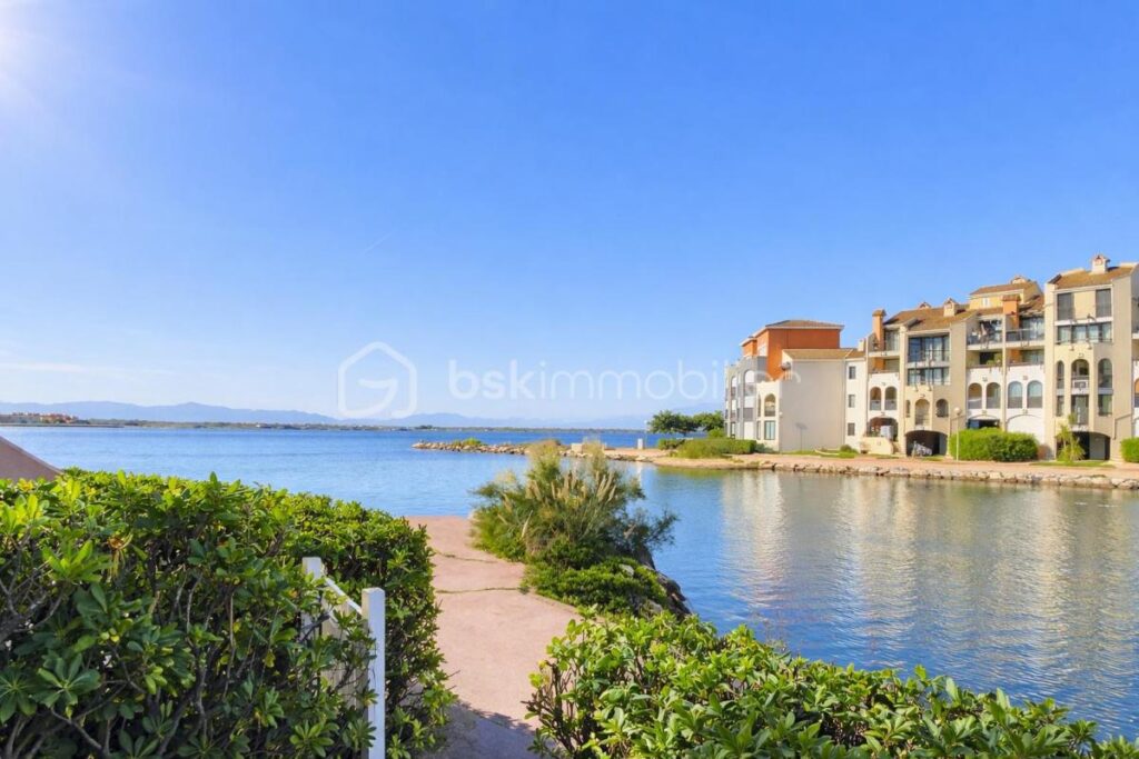 TERRASSE BELLE VUE SUR LE LAC MARIN – 2 pièces – 1 chambre – 22 m²