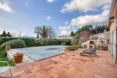 Maison familiale T5 avec piscine et vue sur l’Étang – Saint-Chamas – 5 pièces – 4 chambres – 130 m²