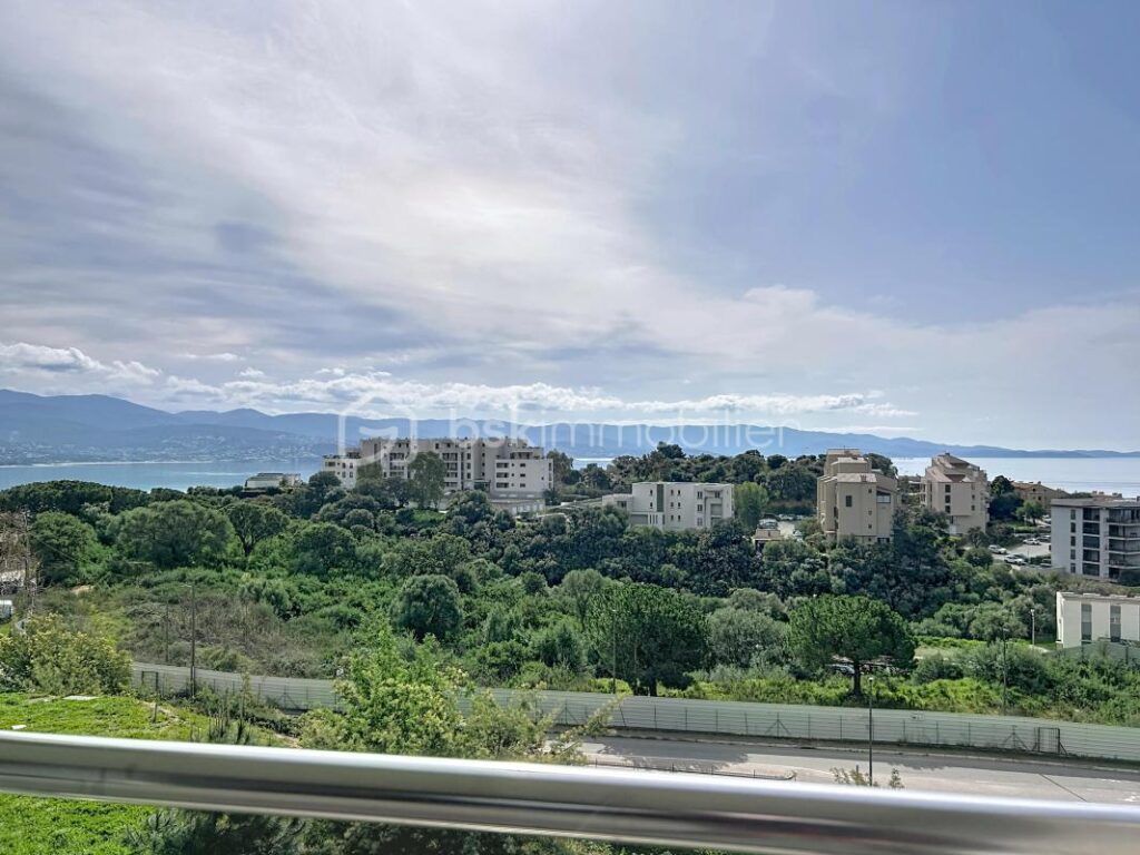 Ajaccio – T2 avec parking Résidence Genovese Vue mer – 2 pièces – 1 chambre – 44 m²