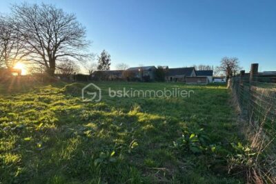 Loge à rénover en campagne à 12 min de Mayenne et 20 min de Ernee – 2 pièces – 1 chambre – 88 m²