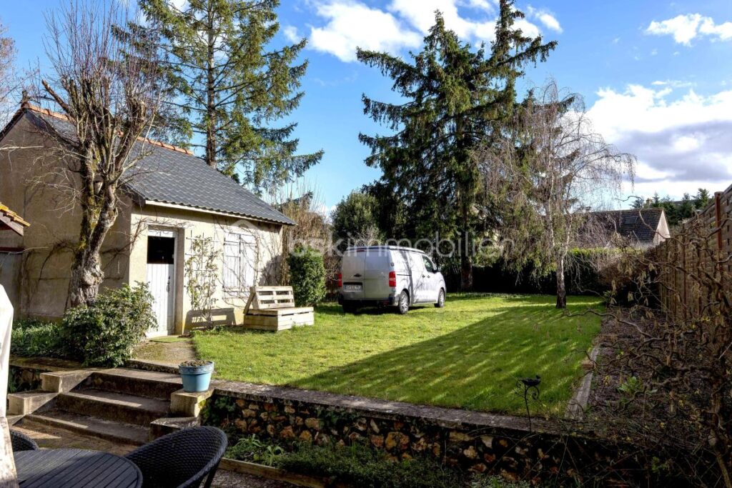 ✨ MAISON DE VILLE UNIQUE À SULLY-SUR-LOIRE – VUE EXCEPTIONNELLE SUR LA LOIRE✨ – 4 pièces – 3 chambres – 88 m²