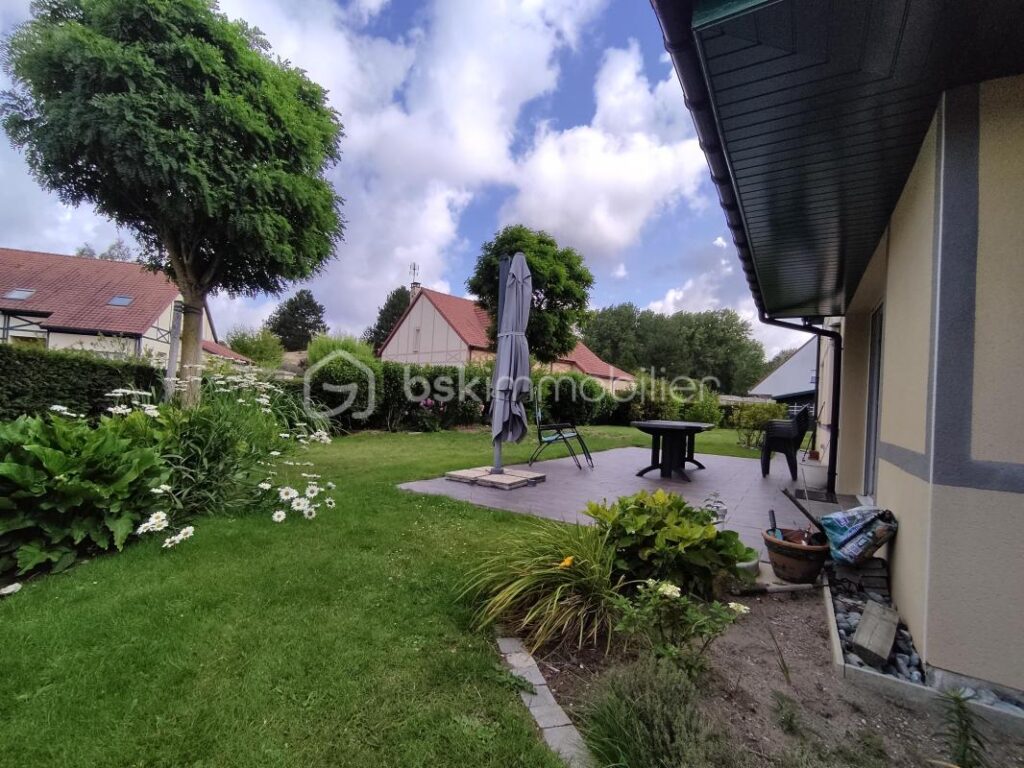 Propriété située au sein d’une résidence sécurisée – 7 pièces – 5 chambres – 155 m²