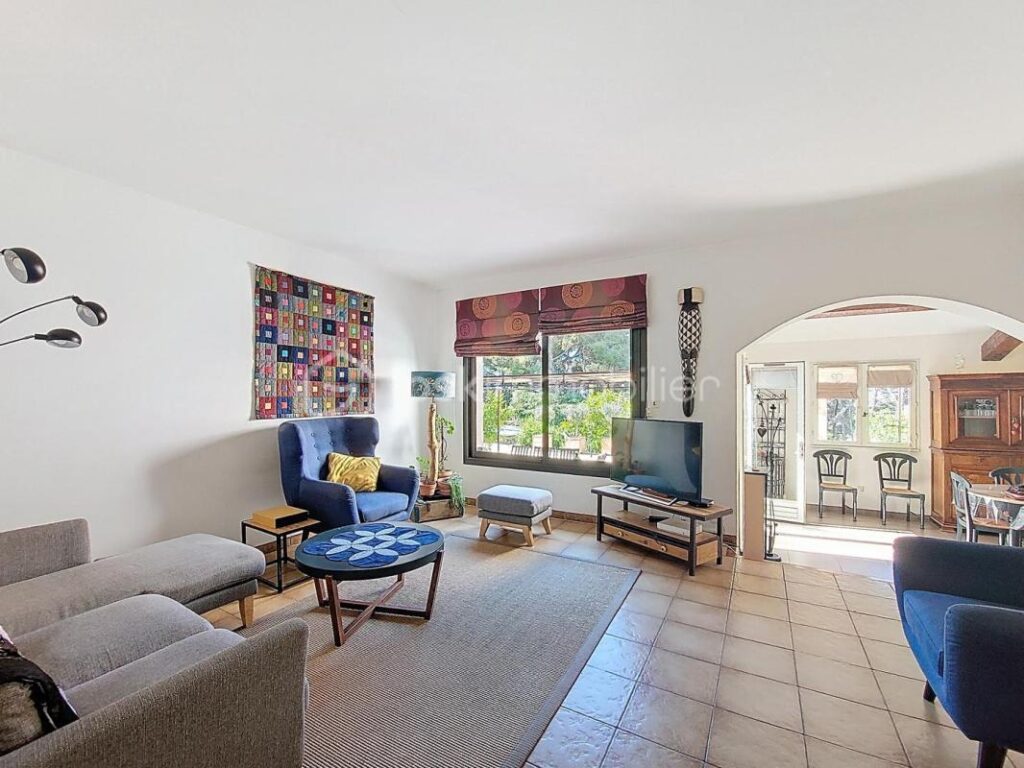 VILLA DE CARACTERE – 6 pièces – 5 chambres – 135 m²