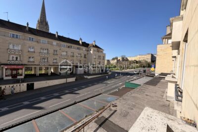 ADRESSE HISTORIQUE POUR UN APPARTEMENT IDÉALEMENT PLACÉ ! – 3 pièces – 2 chambres – 53 m²