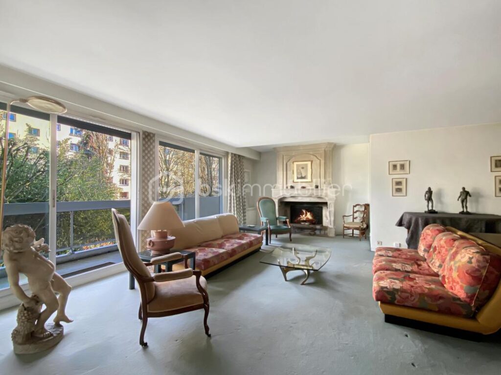 Duplex d’exception au cœur de la verdure – Terrasses, balcons, box – Ville-d’Avray – 5 pièces – 2 chambres – 155 m²