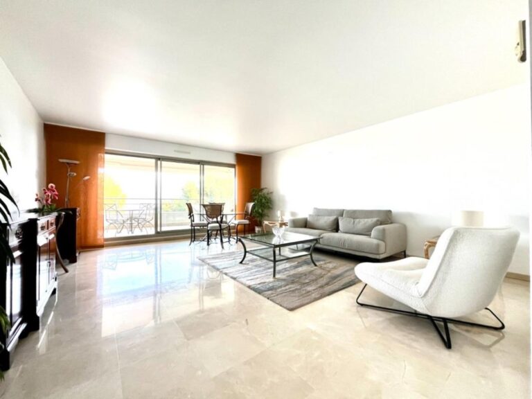 NICE OUEST – AV. DE LA LANTERNE / FABRON 4P – 120 m² – Terrasses 48 m² – Vue mer – Clim – Piscine – Garages – 4 pièces – 3 chambres – 120 m²