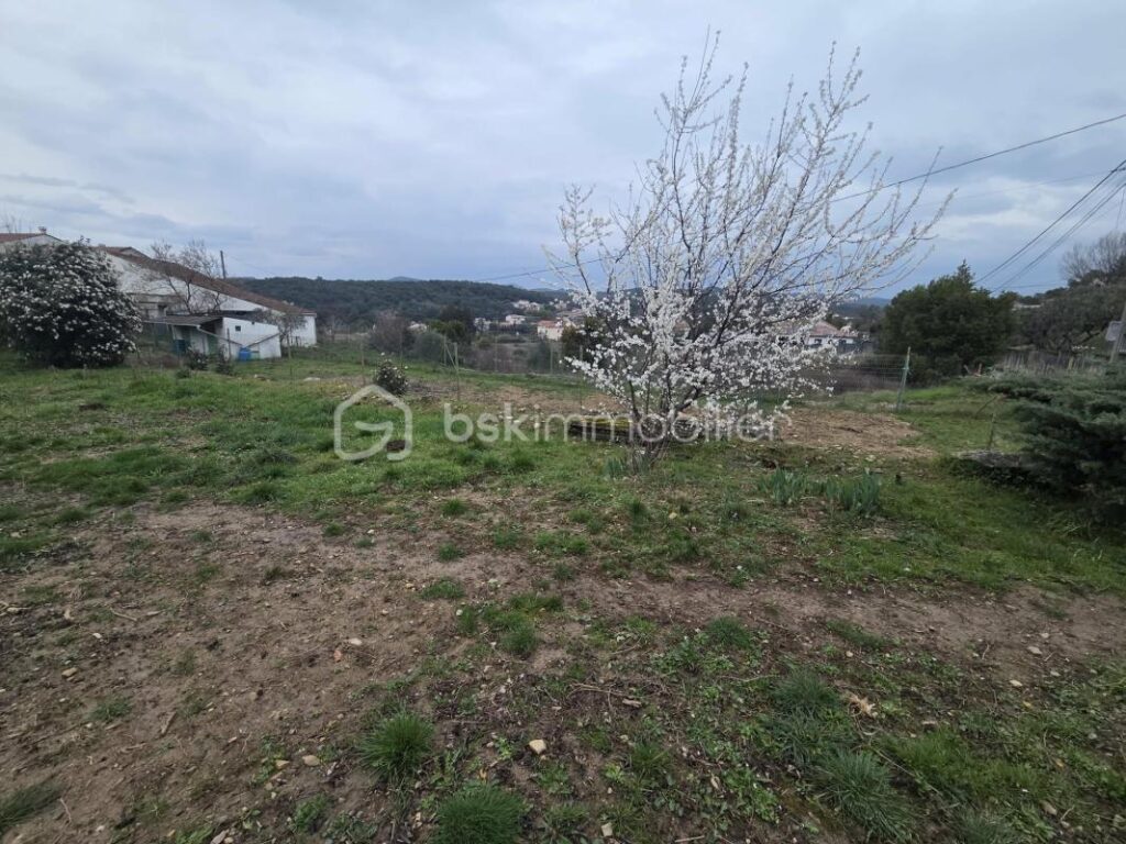 terrain à vendre – NR pièces – NR chambres – 893 m²