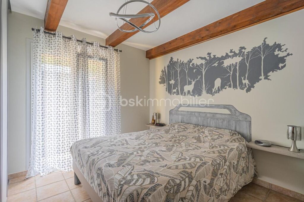 Maison familiale avec studio indépendant et grande véranda – Sallanches – 7 pièces – 4 chambres – 268 m²