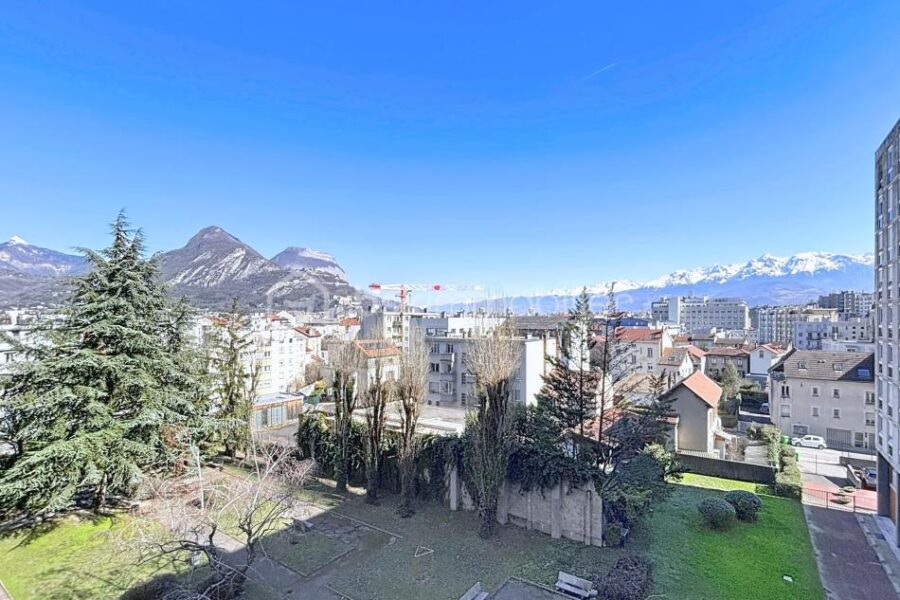 Appartement à vendre à Grenoble — Vue montagne — photo 1