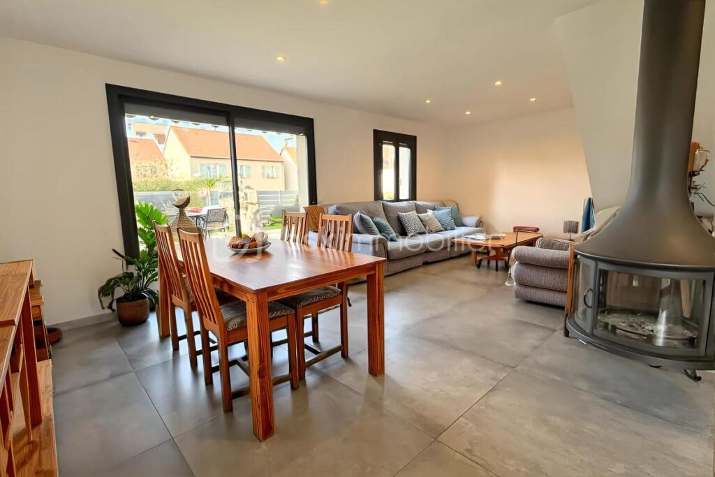 Élégance et confort dans un quartier pavillonnaire de Trappes – 6 pièces – 4 chambres – 140 m²