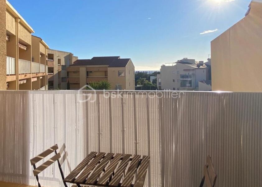 Appartement à vendre à Carqueiranne — Vue mer — photo 1