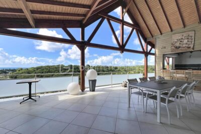 Ensemble immobilier villa et ses deux locatifs vue mer – 10 pièces – 7 chambres – 295 m²