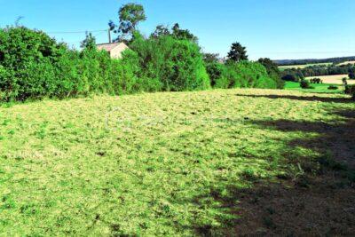 TERRAINS CONSTRUCTIBLES – PLEIN SUD – VUE SUR LA VALLÉE – LIBRE DE CONSTRUCTEUR – NR pièces – NR chambres – 999 m²