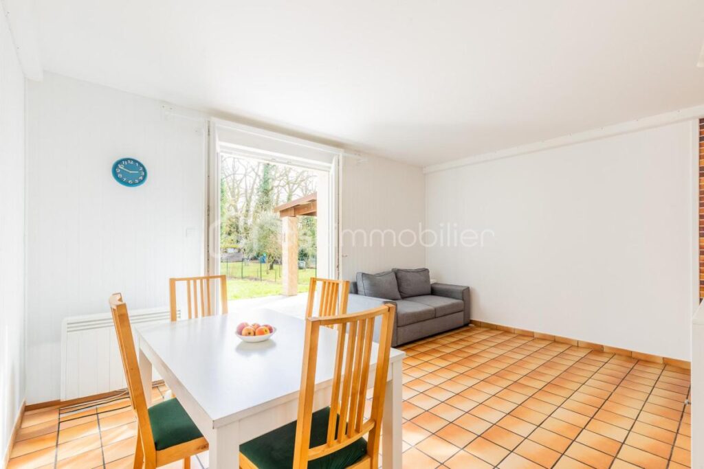 Exclusivité – Maison familiale 5 pièces avec jardin et vue sur la forêt en fond de parcelle – 5 pièces – 4 chambres – 98 m²