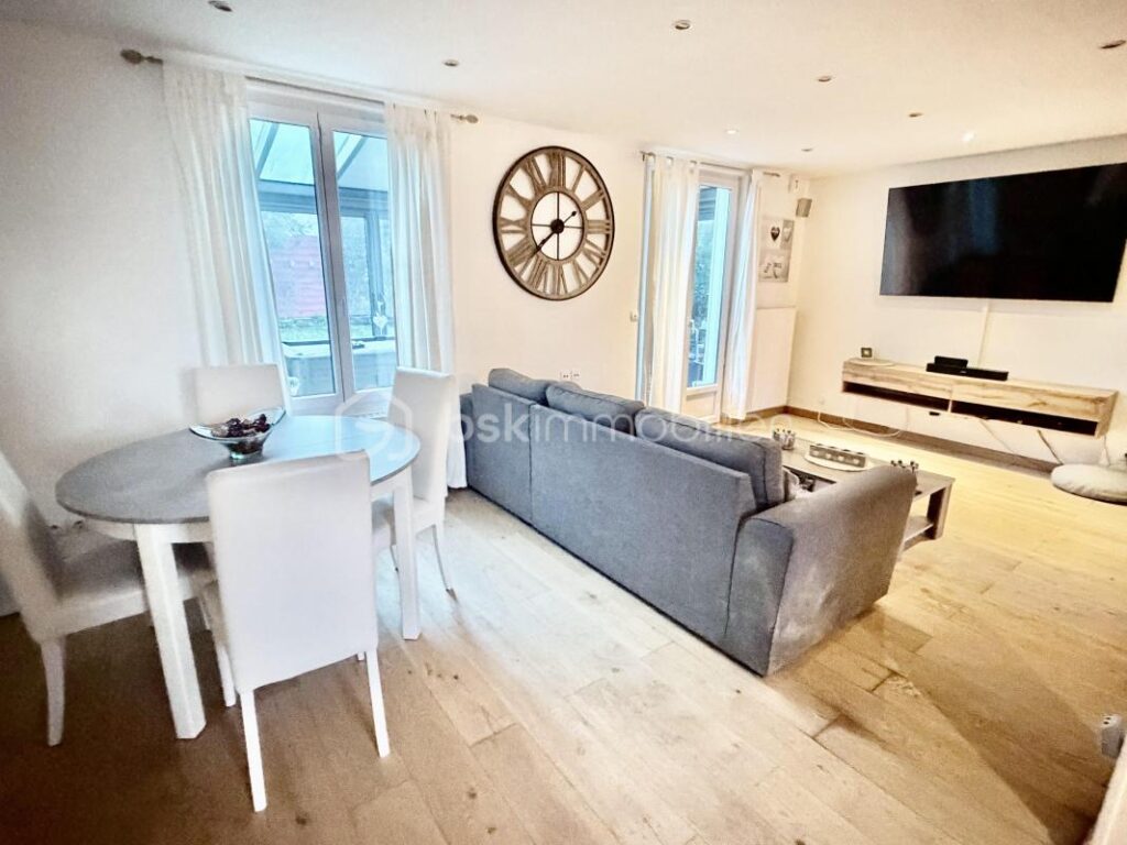 Maison familiale pleine de charme – Villeneuve-le-Comte (77) – 6 pièces – 5 chambres – 147 m²