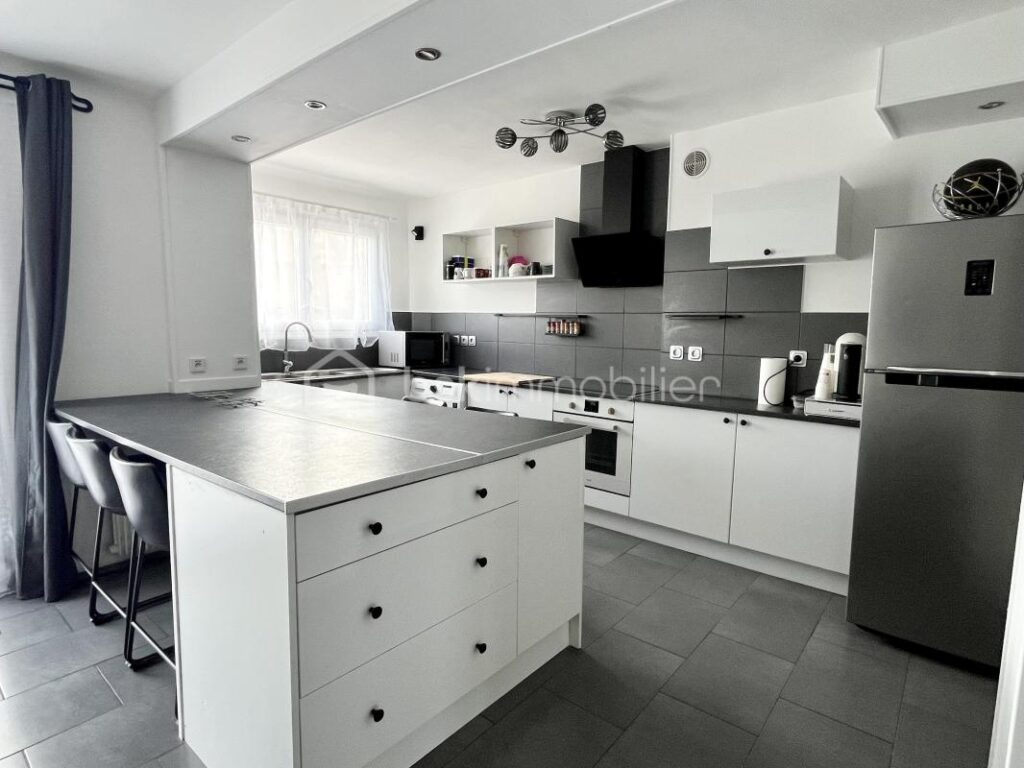 PERPIGNAN SAINT-ASSISCLE – APPARTEMENT T3 RÉNOVÉ 68m² – RÉSIDENCE SÉCURISÉE – 119 900€ – 3 pièces – 2 chambres – 68 m²