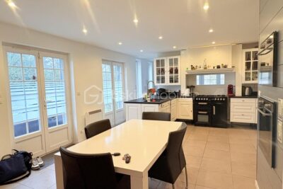 Maison familiale semi plain pied 148 m2 Libercourt – 7 pièces – 5 chambres – 147 m²