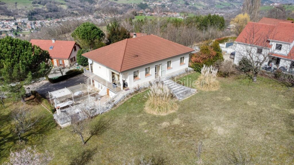 Maison individuelle 146 m² – 5 pièces – 3 chambres – 146 m²