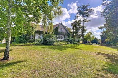PROPRIETE DE CARACTERE – 7 pièces – 4 chambres – 210 m²