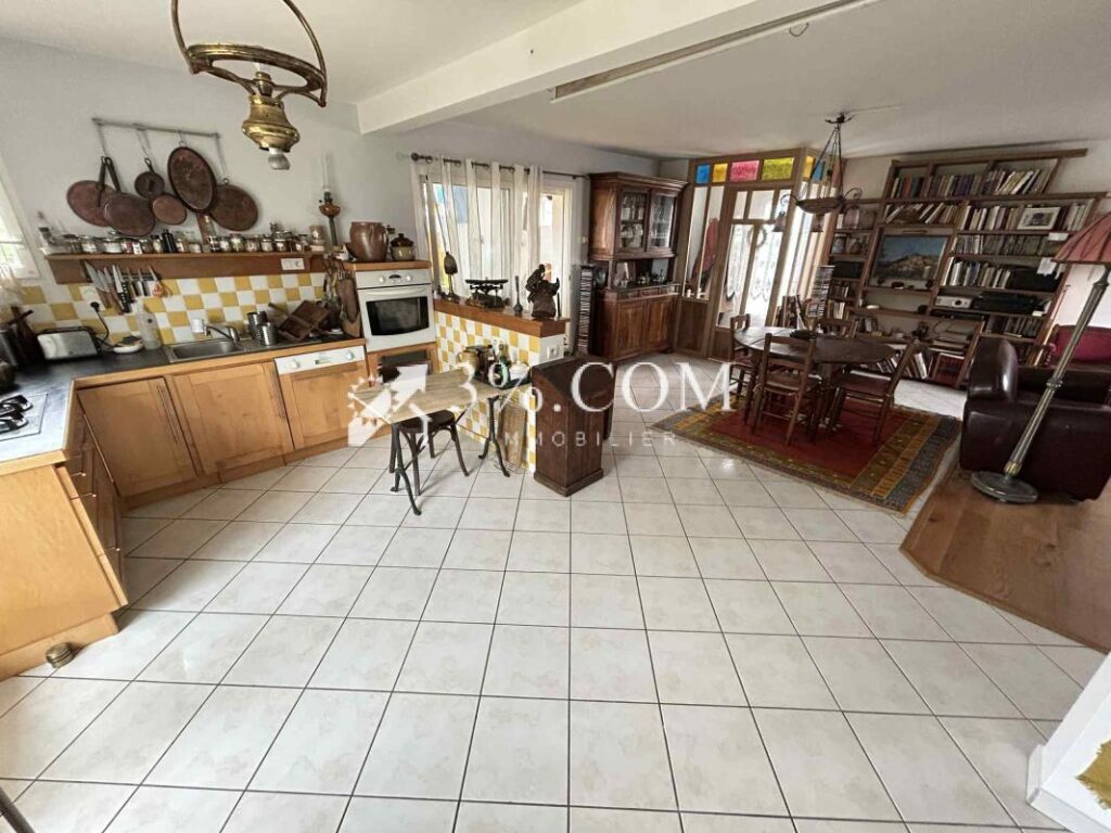 MAISON 6 PIÈCES – 6 pièces – 4 chambres – 136 m²