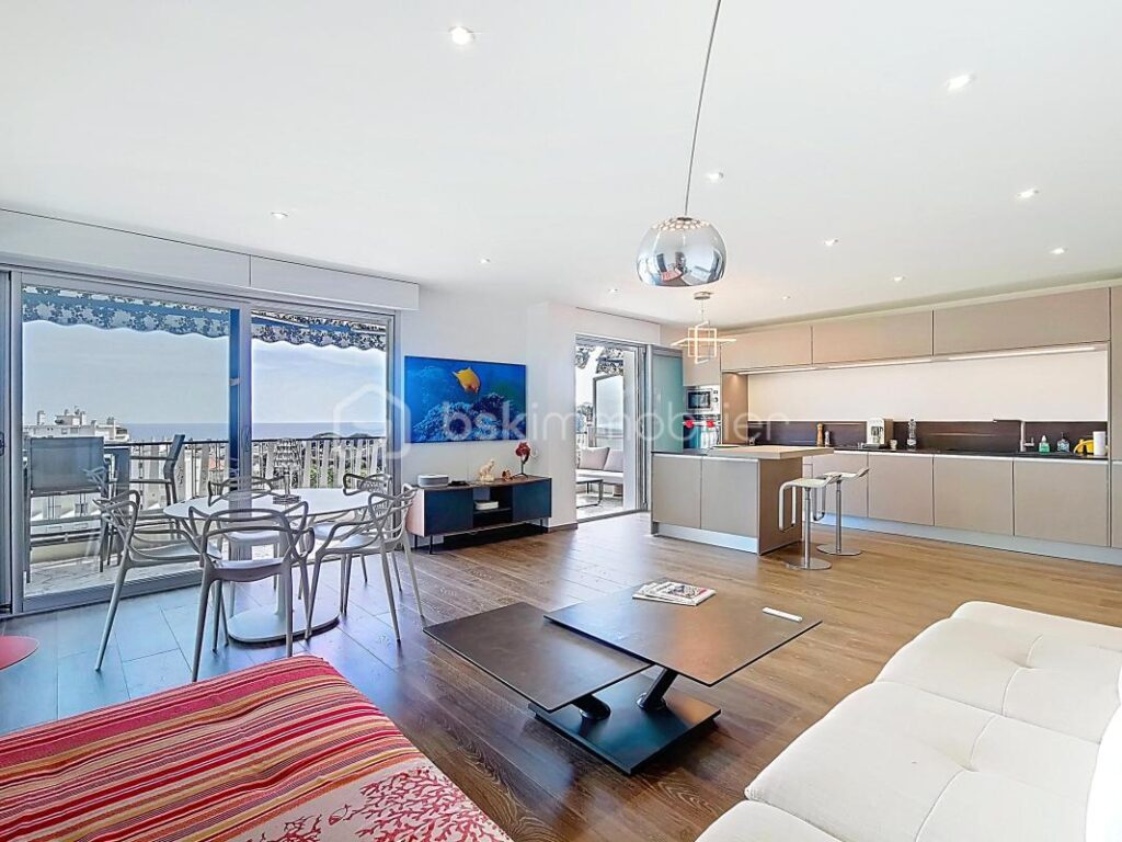 CANNES Stanislas – APPARTEMENT RÉNOVÉ 95M² AVEC VUE MER – DOUBLE GARAGE – 3 pièces – 2 chambres – 94 m²
