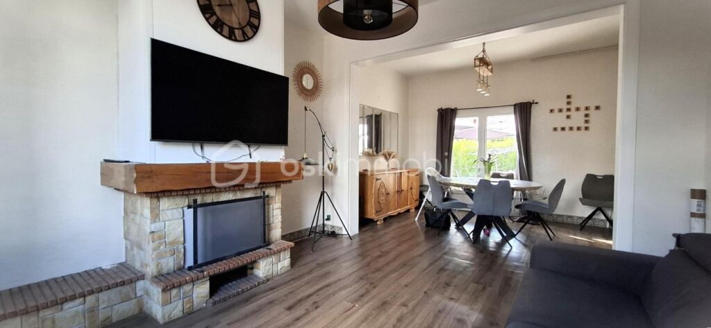 Maison individuelle entièrement rénovée, 4 chambres, garage – 5 pièces – 4 chambres – 136 m²