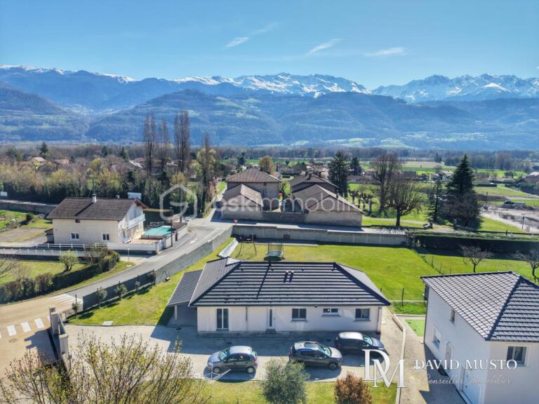 Maison Plain-Pied Lumbin – 5 pièces – 3 chambres – 108 m²