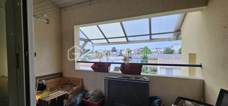 LOCATION T4 Traversant 101M² – Dernier étage – 2 balcons sans vis-à-vis – Quartier des Amoureux à Nîmes – 4 pièces – 3 chambres – 101 m²