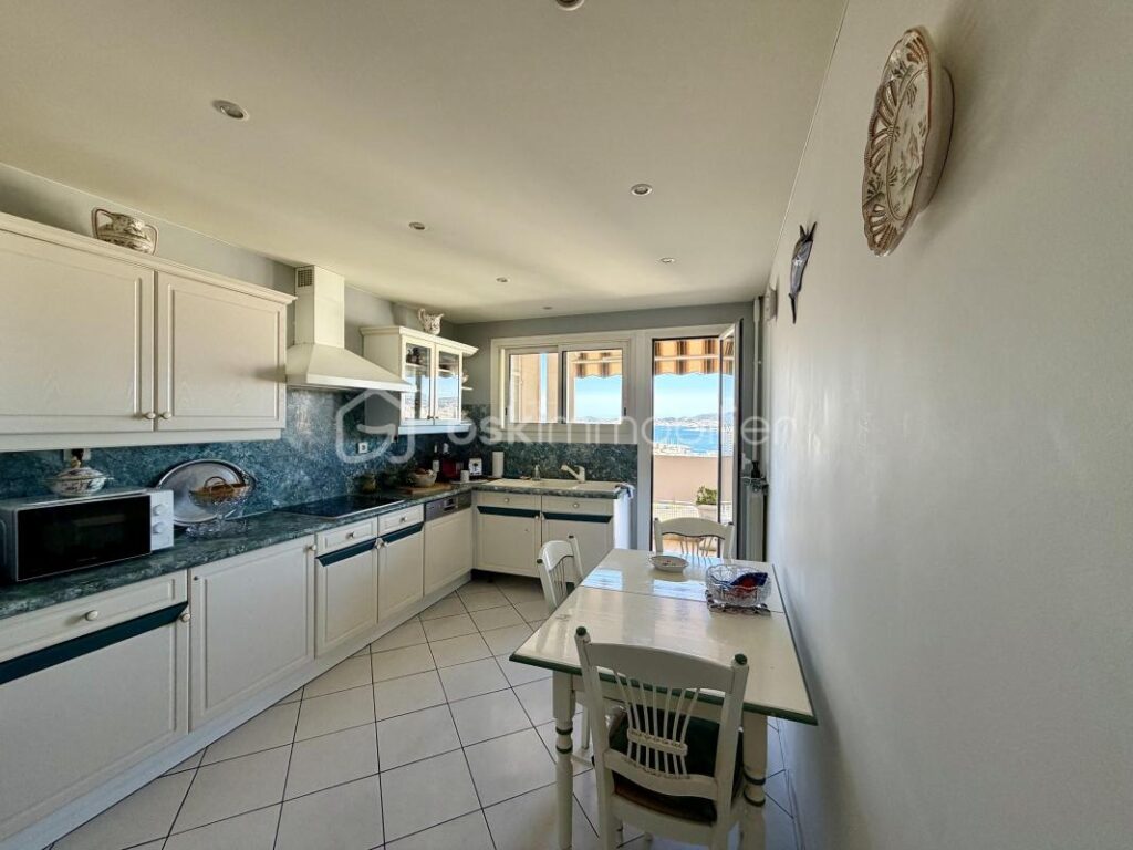 APPARTEMENT T4 VUE MER – 4 pièces – 3 chambres – 94 m²